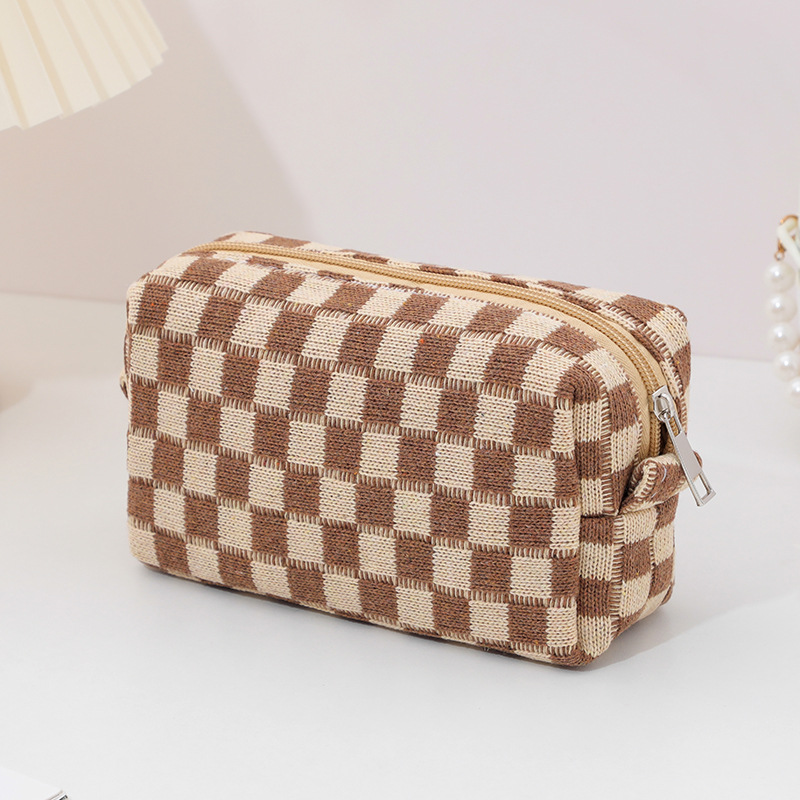 Cute Vintage Style Plaid Polyester Square Makeup Bags display picture 2