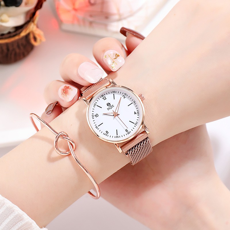 Light Luxury Quartz French Mori Style White Fashionable Women's Iron Sucker Fashionable Girlfriend Gift Mori Style High Color Value Watch