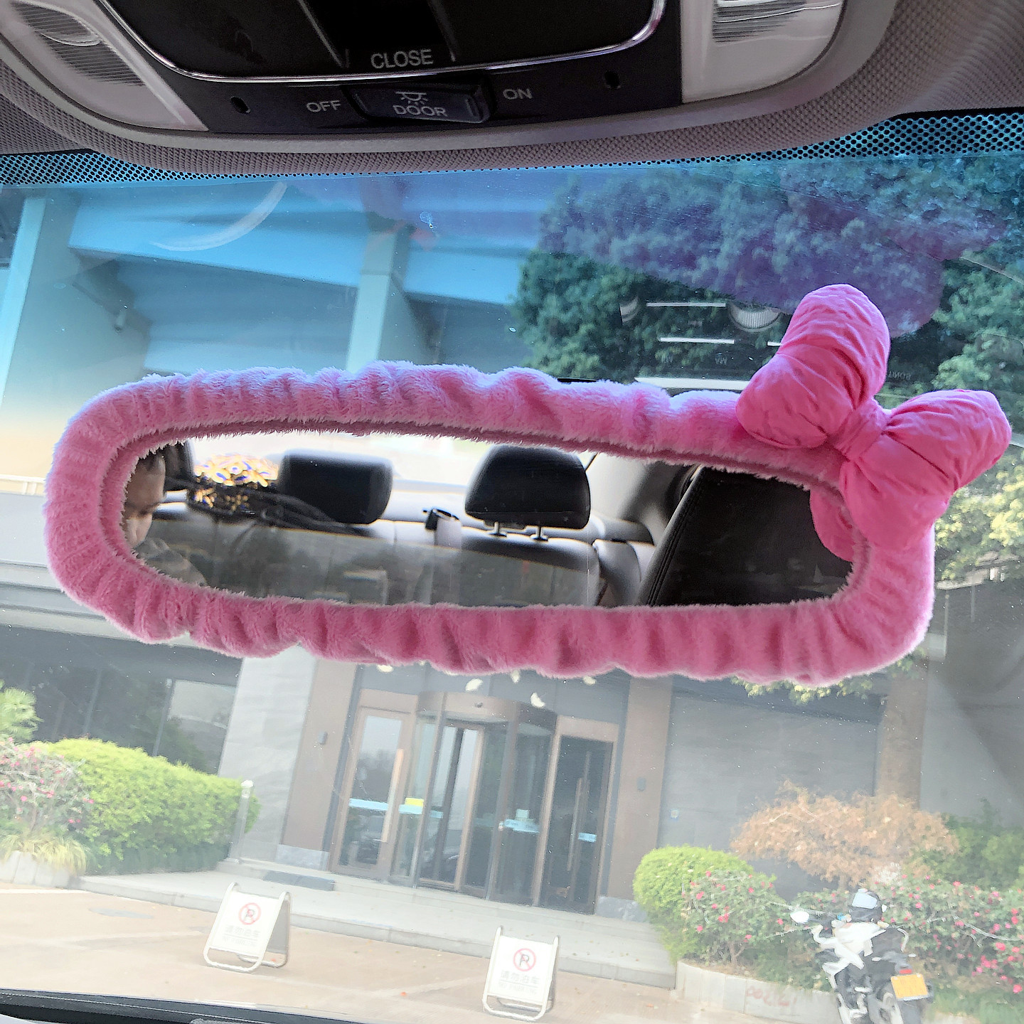 Car Rearview Mirror Cover with Bowknot, Cute and Trendy, Universal Type, Direct from Manufacturer