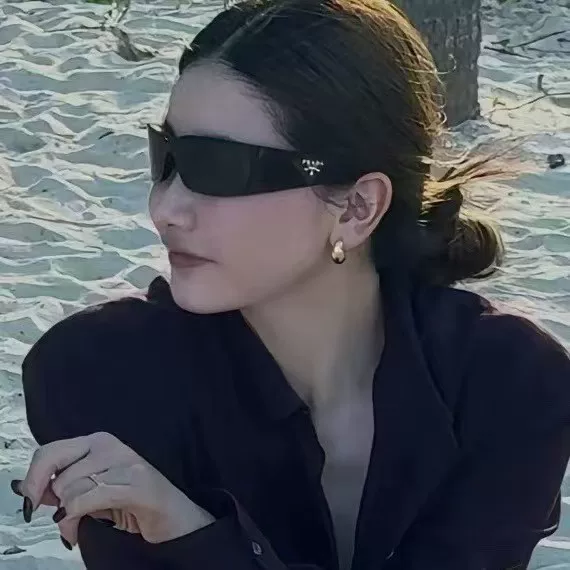 P Brand Sunglasses Can Be Used as Hair Accessories, Fashionable European and American Style, Celebrity-Inspired, Personalized Sunglasses, Sun Protection, High-End Feel, Uv400