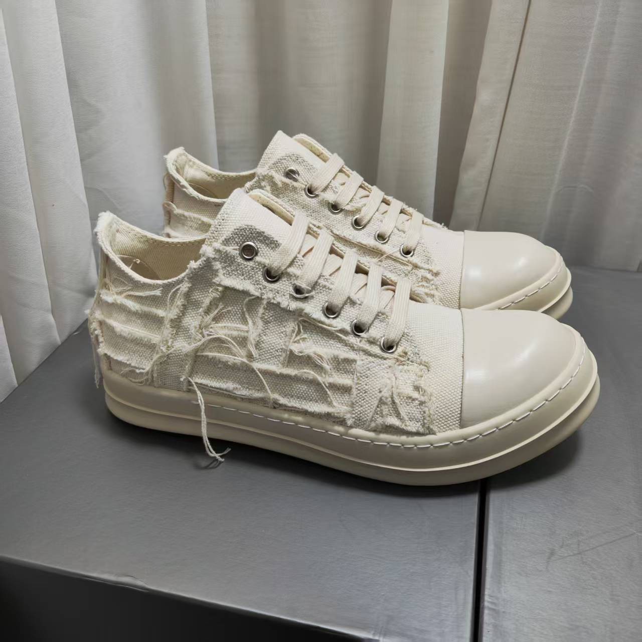 Trendy 2025 Summer New Low-Top Shallow Mouth Casual Shoes Tassel Breathable Lace-Up Couple Canvas Shoes Sneakers for Men