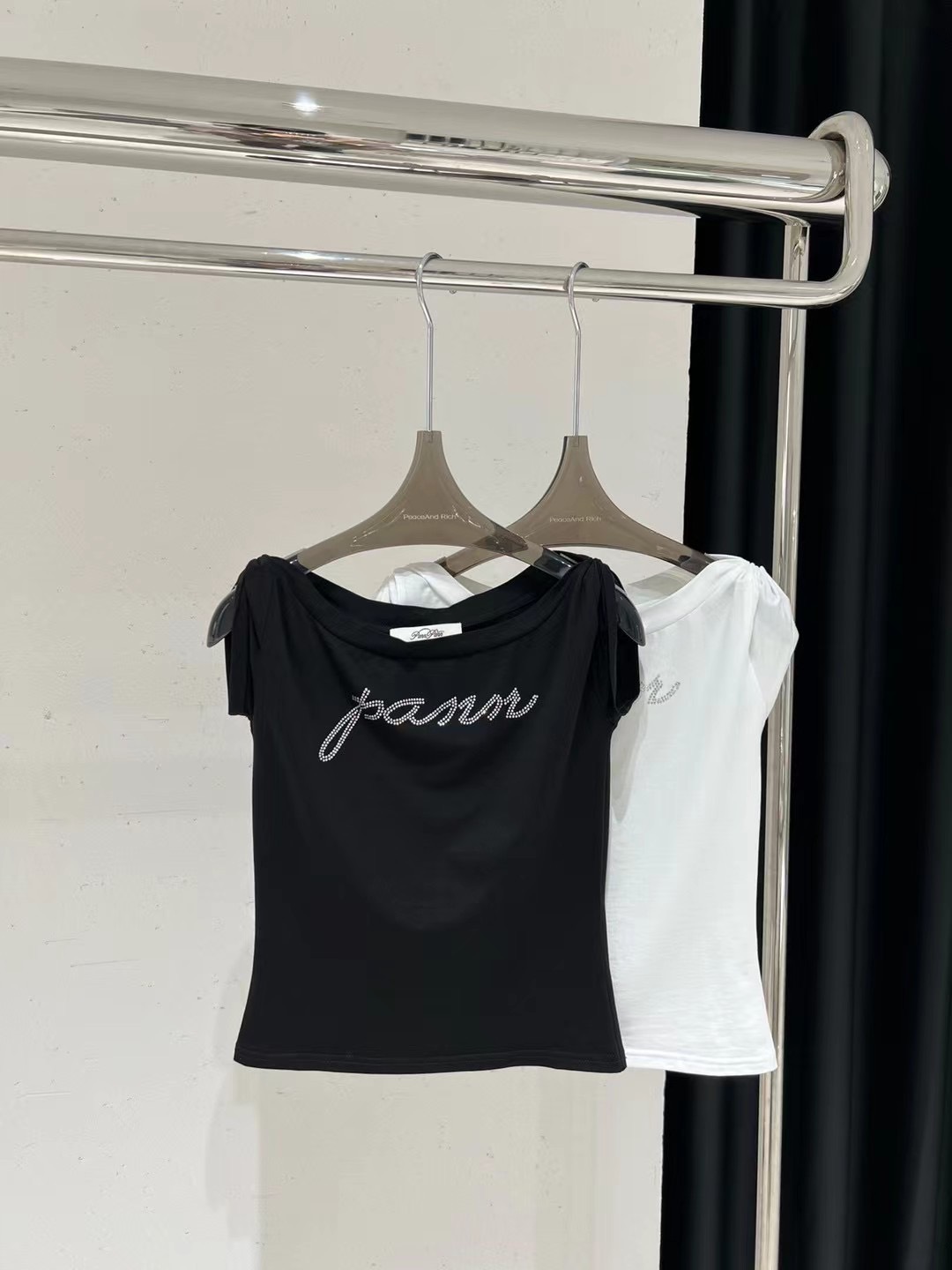 24 nuevas camisetas cortas de hombro dulce caliente sexy un hombro delgado elástico taladro caliente camiseta de moda image 5
