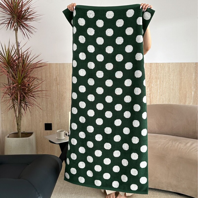 Autumn and Winter New Polka Dot Cotton Towel Class a Long-Staple Cotton Strong Water Absorption Bathroom Face Towel Bath Towel