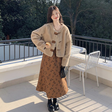 实拍复古时髦氛围感套装2025冬新款软糯毛绒外套印花半身裙两件套