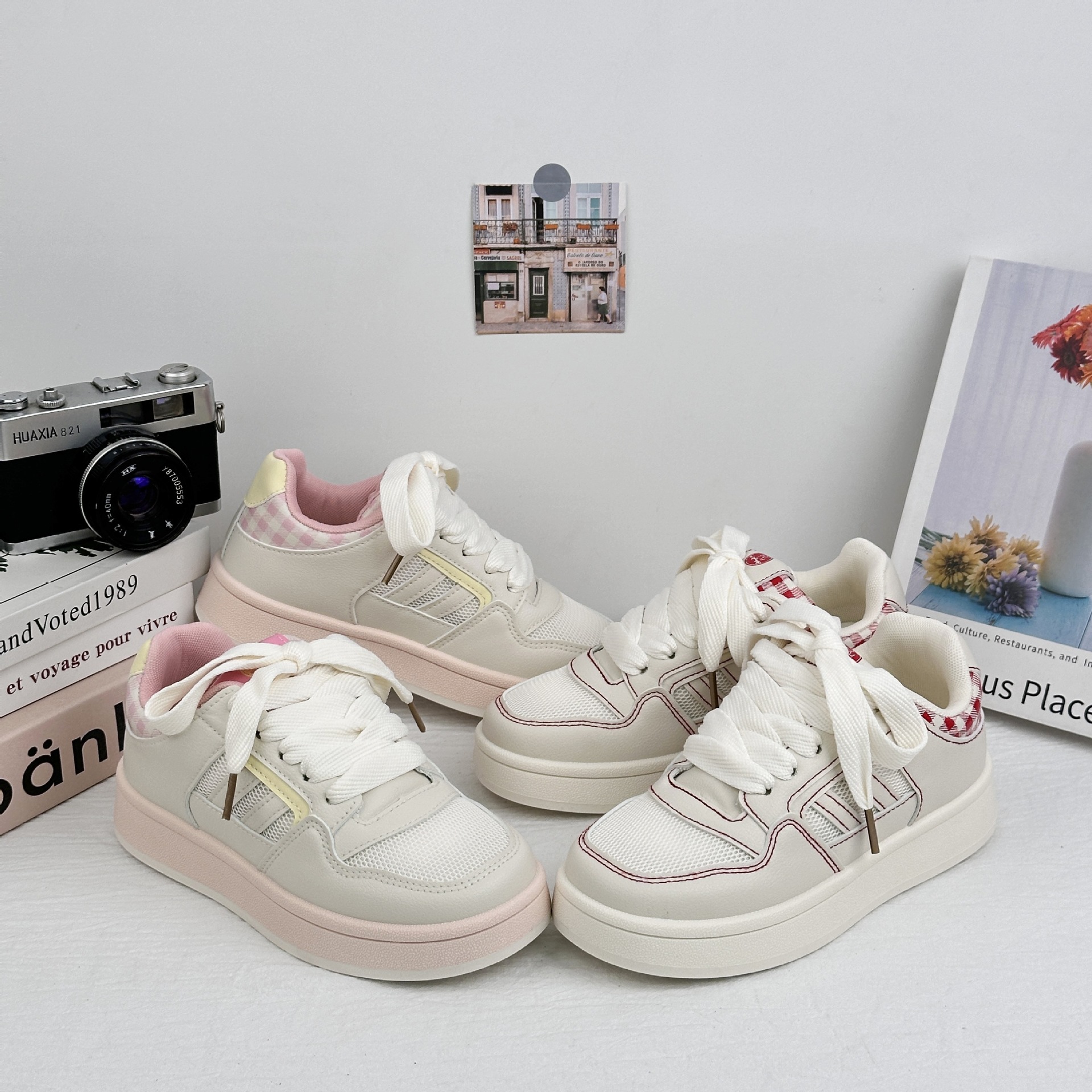 Zapatos blancos de verano de 2025 nuevos zapatos de mujer, zapatos casuales de nicho, zapatos de malla transpirables con suela gruesa