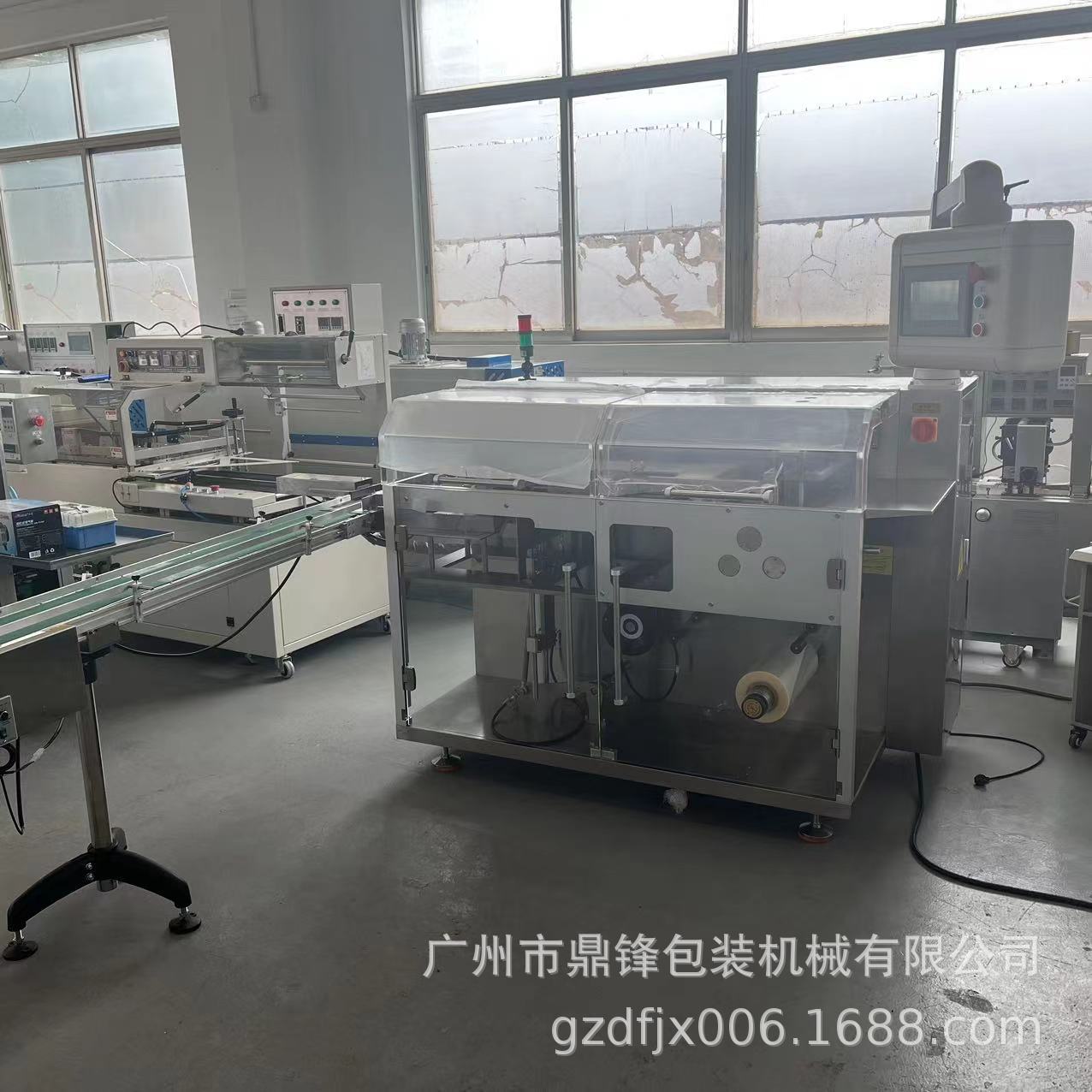 全自动透明膜三维包装机 扑克牌十三香药品多列透明膜包装机