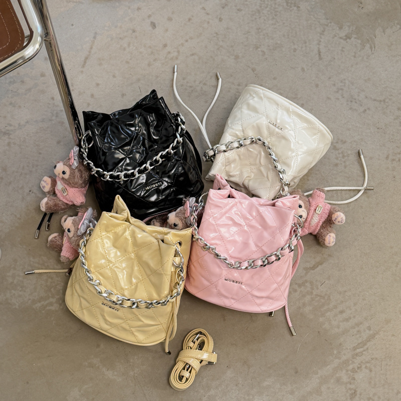Bolsa de viento de fragancia para mujeres 2025, nueva moda de verano versátil bolso de cadena de diamante diario sensación de estilo extranjero bolso de cubo