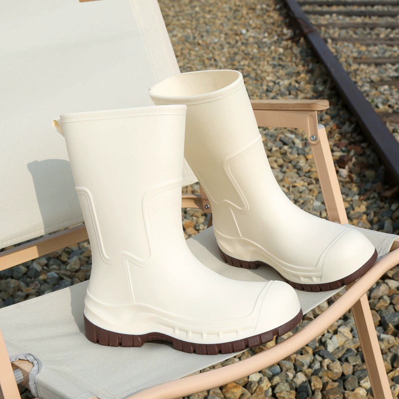 Martens Fashionable Chelsea Boots - Universal Mid-Length Non-Slip Footwear