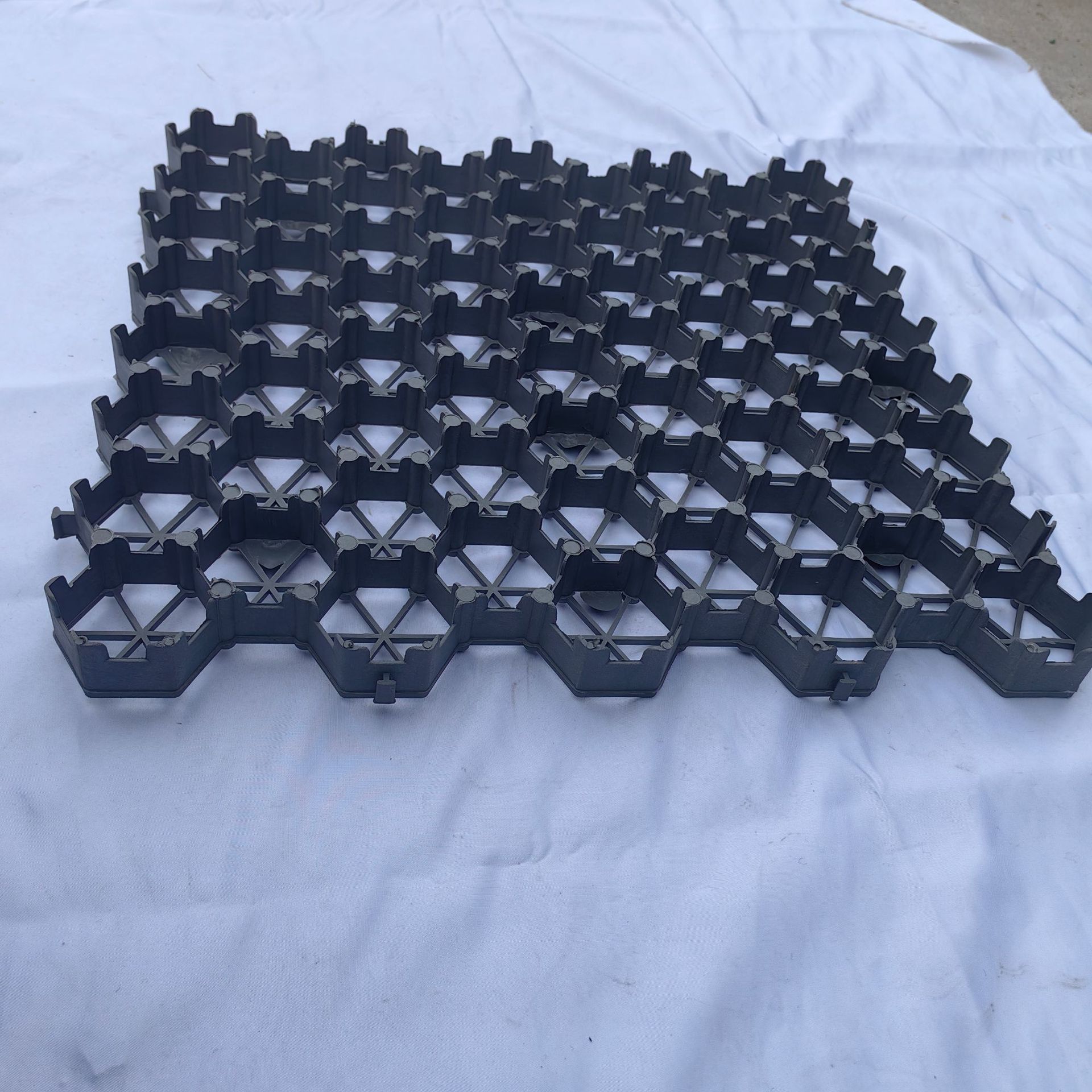 Grille de plantación de césped HDPE estacionamiento jardín verde de 4 cm de alto patio de grava bloqueado ecológico de protección de pendiente