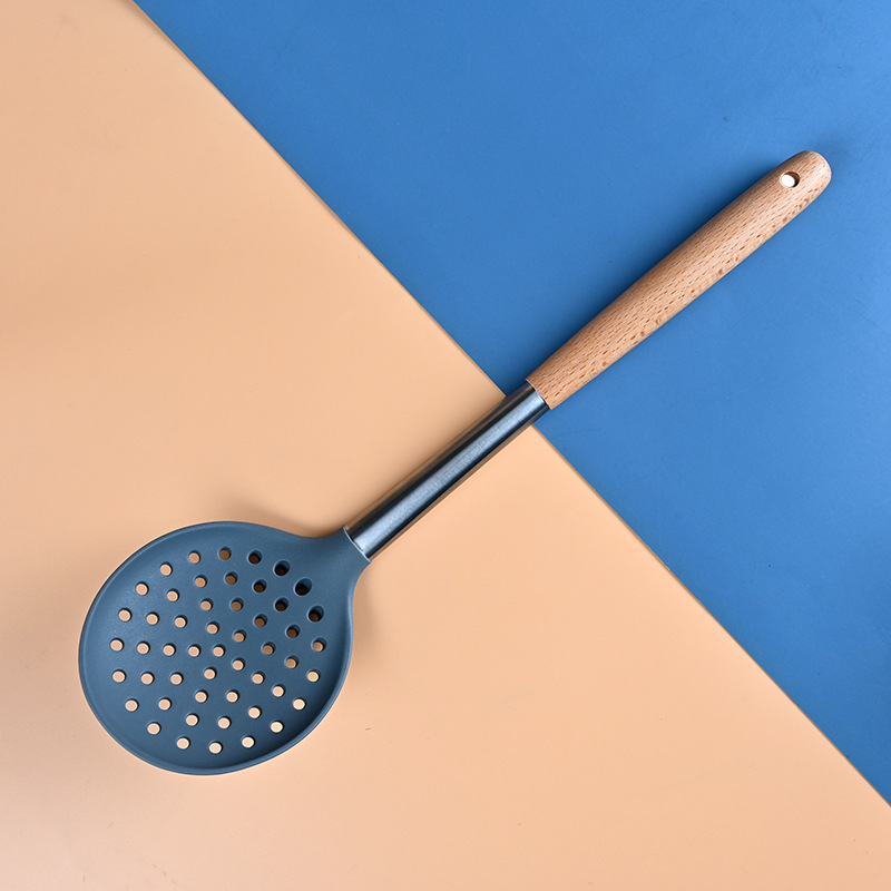 Spot mango de madera juego de utensilios de cocina de silicona olla antiadherente pala de silicona colador cuchara de sopa utensilios de cocina juego de utensilios de cocina de silicona de haya