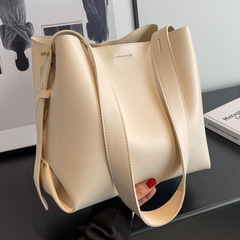 高級質感洋氣流行單肩包2023新款女休閒簡約大容量百搭純色水桶包