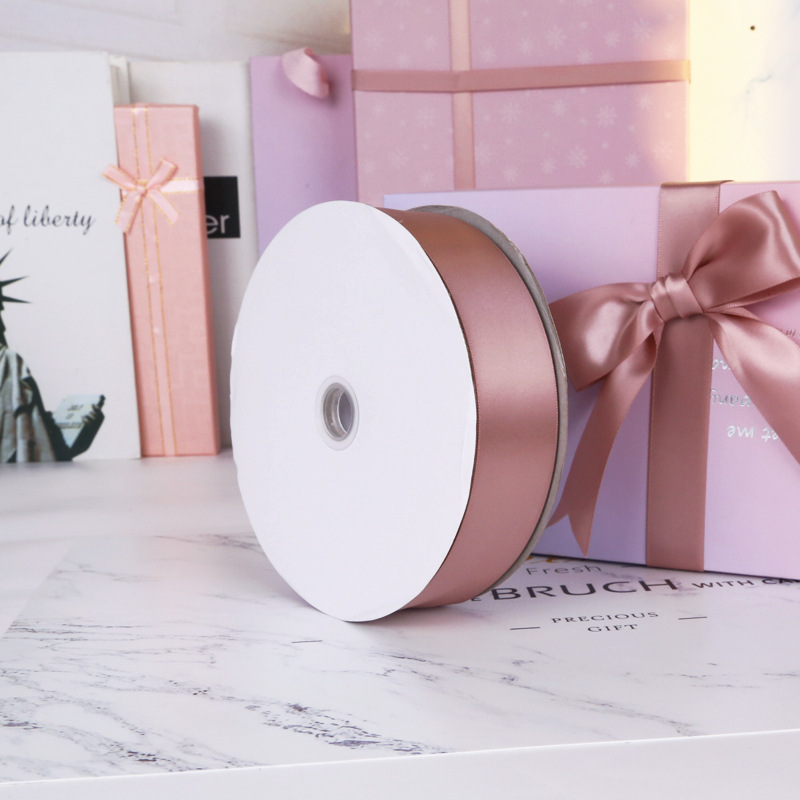Un solo lado de poliéster cifrado cinta de boda festiva embalaje cinta accesorios de ropa 161 lotus polvo cinta de color fábrica al por mayor