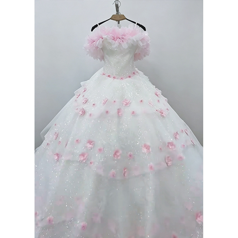 Pink strapless floral main wedding dress 2026 new model high-end light luxury niche puffy skirt for studio theme, street photography, and travel photography Pink strapless floral main wedding dress 2026 new model high-end light luxury niche puffy skirt for studio theme, street photography, and travel photography