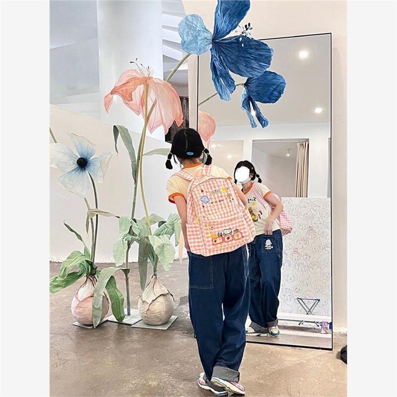 太陽を植えましょう。オリジナルのKittyピンクの格子のリュックサックが可愛いです。|undefined