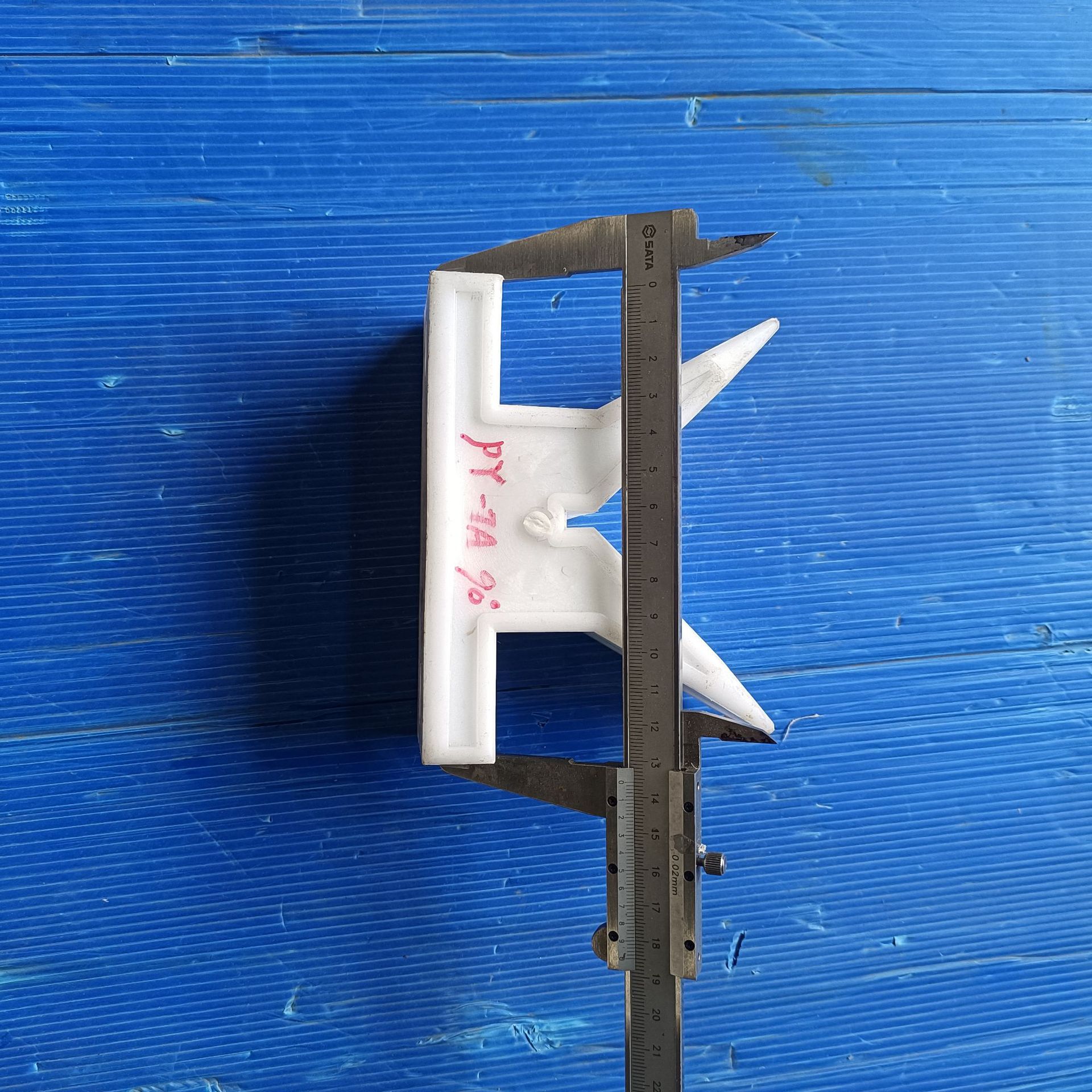 PP塑料耐酸碱化工腐蚀酸洗电镀线60度V形元宝飞耙底座设备配件