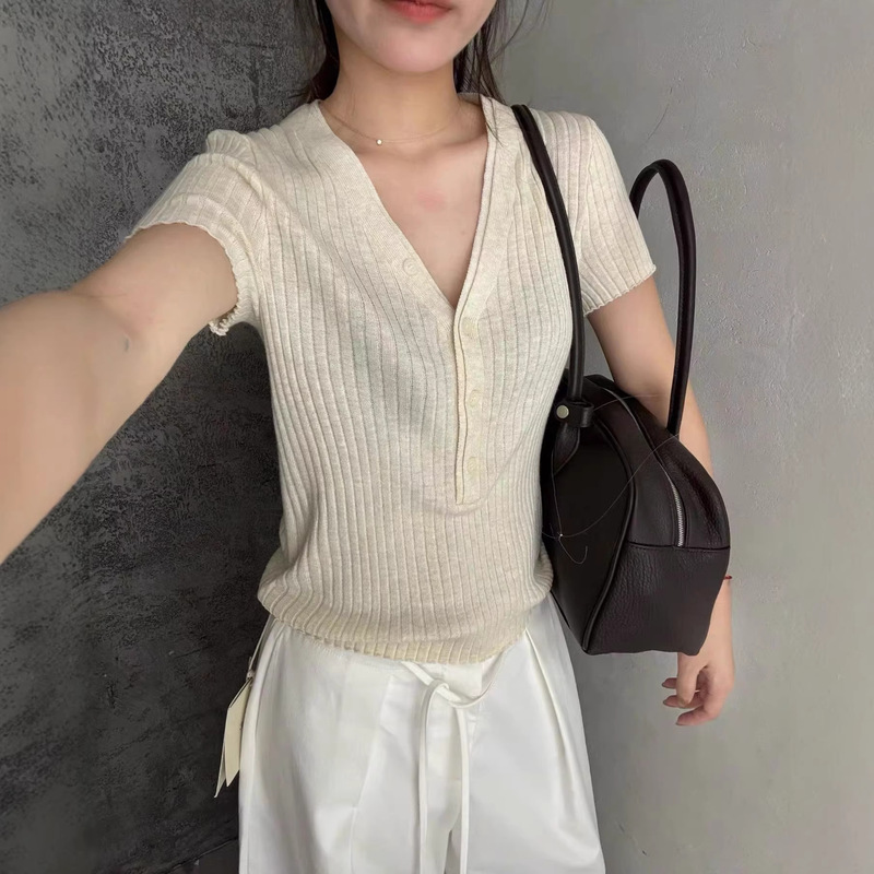 Guangzhou Ruiyi Korean-Style Niche Brand! 2026 Summer Versatile Double-Layer V-Neck Slim-Fit Casual Short-Sleeve Knit Top Guangzhou Ruiyi Korean-Style Niche Brand! 2026 Summer Versatile Double-Layer V-Neck Slim-Fit Casual Short-Sleeve Knit Top