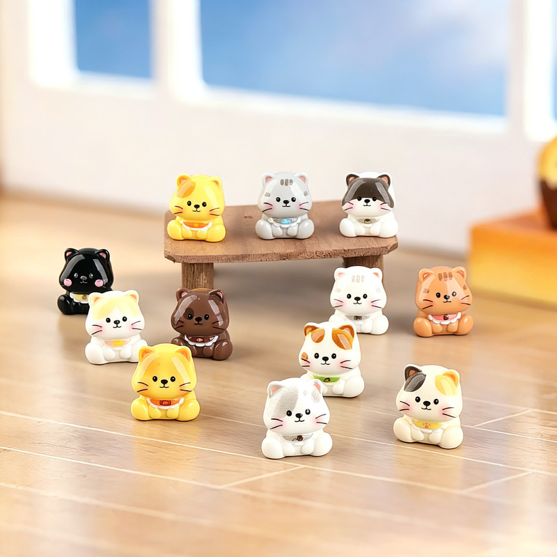 Cartoon Kitten Cat Cute Desktop Car Decoration 3D Resin Small Figurine Craft Keychain Pendant