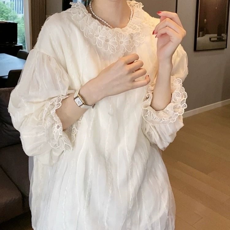 2026秋季新款法式甜美气质白色双层花朵领口长袖衬衫减龄温柔上衣