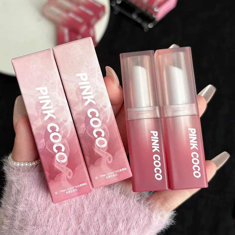 Вельветовая матовая помада (PINK COCO), мягкий бархатный финиш, 3 г, компакт 6,8×2,1×2 см