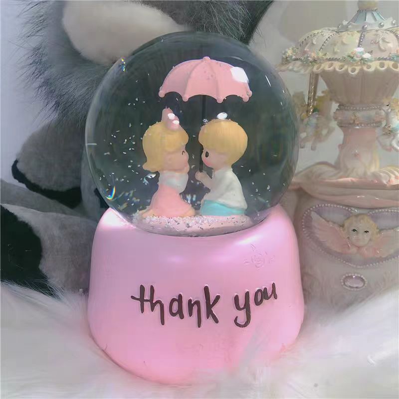 Adornos de resina de venta directa de fábrica, bolas de cristal, nieve, cumpleaños para hombres y mujeres, regalos de graduación para novias y parejas de estudiantes