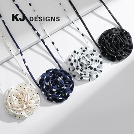 项链;耳环;耳钉