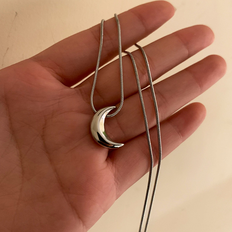 Titanium Steel Material Ig Style Moon Titanium Steel Polishing Pendant Necklace