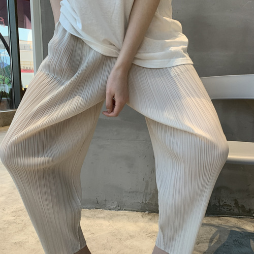 Women's Ice Silk Harem Pants 2025 Summer New Slimming 9-inch Ankle Boot Pleated Pants Grandma Casual Pants Trendy