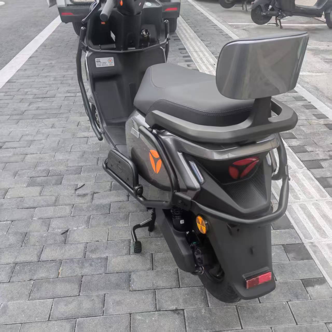 Yadi Electric Scooter White Shark 90-H Protective Bar, Bumper, Large Rack, Tail Box, Rear Bracket, Thickened Carbon Steel Anti-Collision Bar