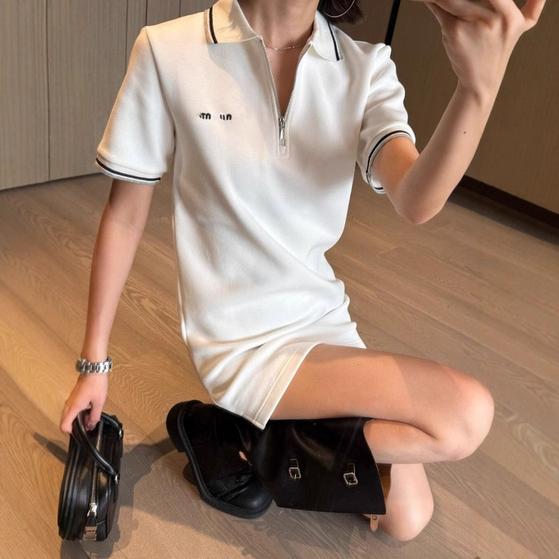 Miuシリーズの同風スモールフレグランスドレス、レター刺繍ジッパーPOLOシャツドレス、女性用万能着痩せスカート|undefined