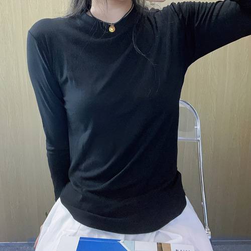 【】Round neck threaded long-sleeved warm inner layering shirt, versatile solid color women's autumn and winter round neck sweater