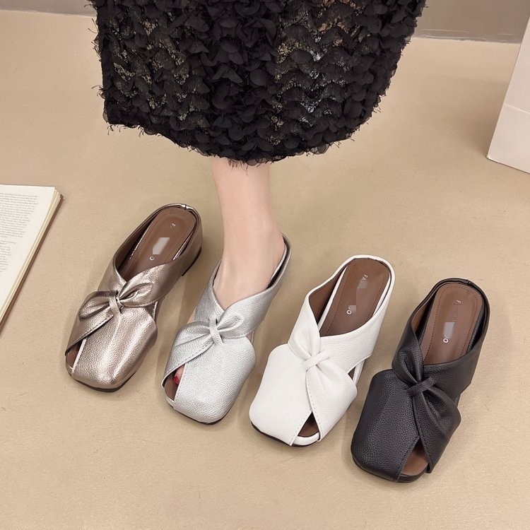 Casual women's slippers