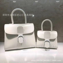 2025õĹͬtɫŮƤPμбС