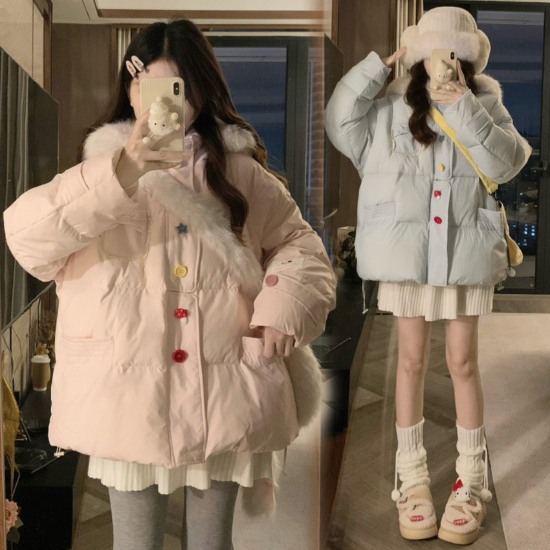 Real Shot of Winter Cute Pink Big Fur Collar Hooded Cotton Jacket with Colorfulful Button Design, Warm and Loose Jacket