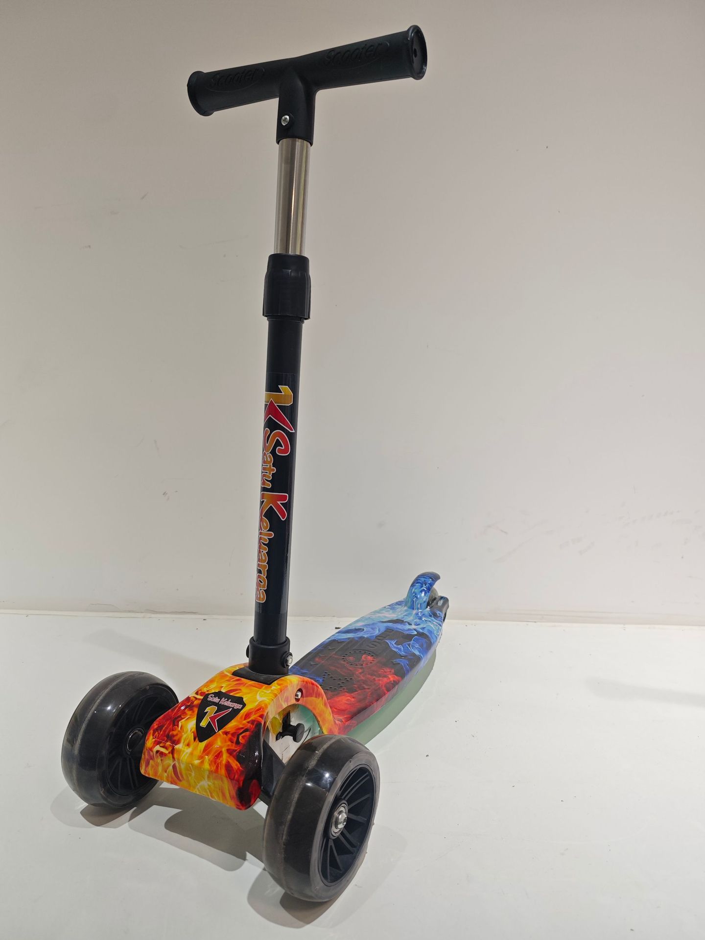 Scooter para Niños de 1 a 5 Años Plegable y Ajustable de Metal