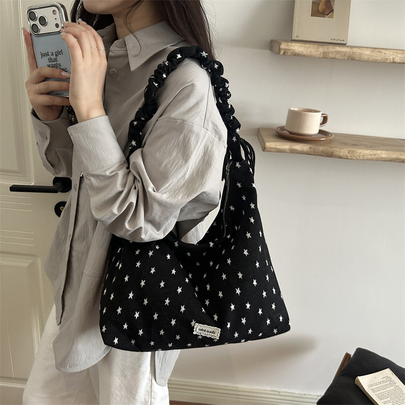 2026 New Korean Style Star Print Pleated Shoulder Bag for Women, Large Capacity Drawstring Crossbody Tote Bag, Versatile and Casual 2026 New Korean Style Star Print Pleated Shoulder Bag for Women, Large Capacity Drawstring Crossbody Tote Bag, Versatile and Casual