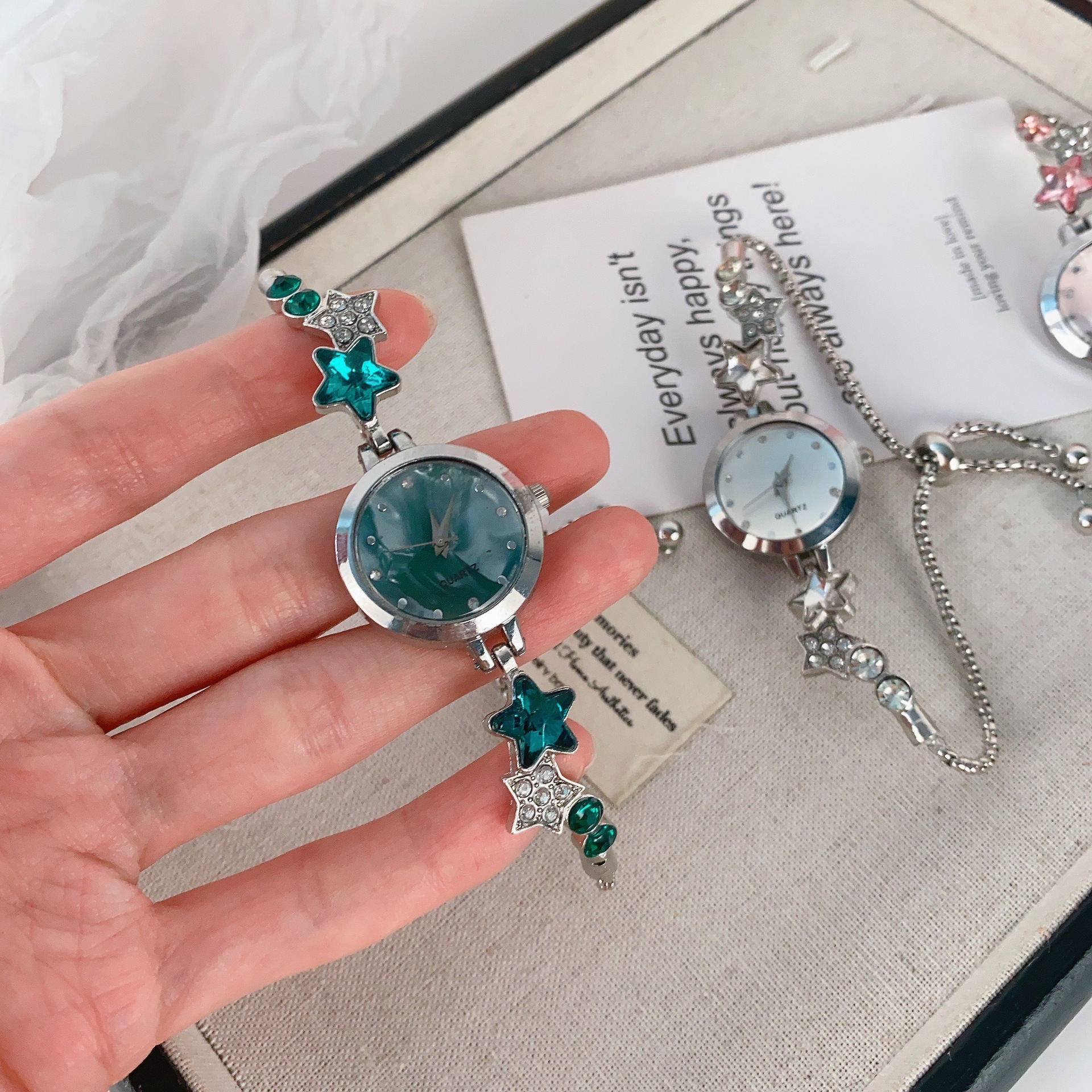 European and American Cross-Border Star Diamond Watch for Women, Niche Light Luxury, High-Value Pull-Out Bracelet Watch, Fashionable Temperament Hand Jewelry