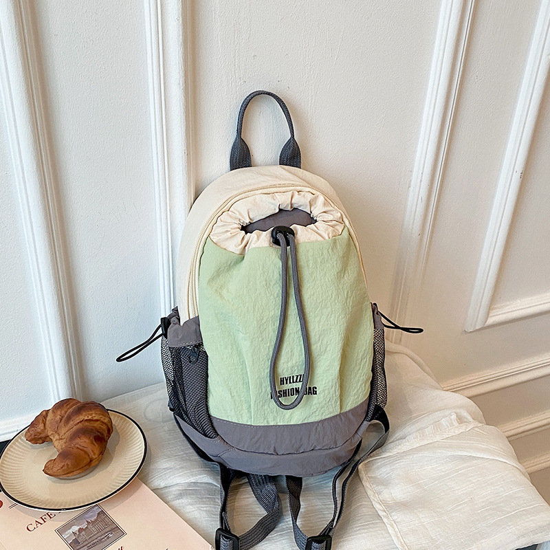 Mochila pequeña al aire libre para mujeres ligera y de alto valor multifuncional, bolso de hombro de doble propósito, bolso de hervidor de agua de senderismo