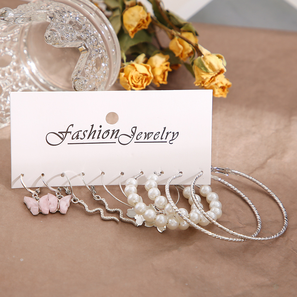 Fashion Simple Butterfly Snake Pearl Earring Simple Ear Drop Alloy Ear Jewelry display picture 3