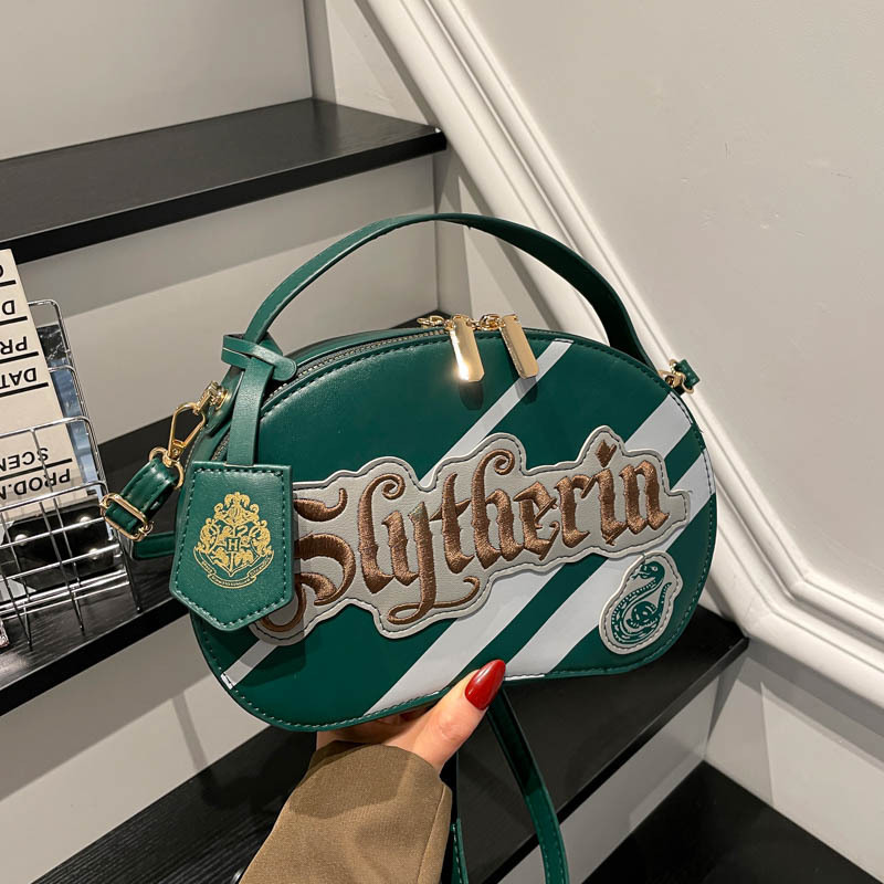 New Cross-Border Wholesale Harry Potter Ins-Style Hogwarts Large-Capacity Crossbody Tote Bag New Cross-Border Wholesale Harry Potter Ins-Style Hogwarts Large-Capacity Crossbody Tote Bag