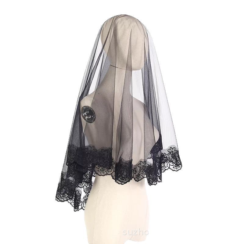 フランスのレトロなレースのベールの花嫁の主なウェディングドレスの尾を引いて結婚します。|undefined