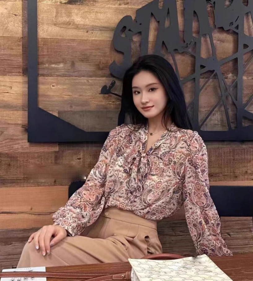 Áo sơ mi nữ dài tay chất voan in họa tiết hoa, dáng rộng buộc dây — Màu hoa chi tiết 12