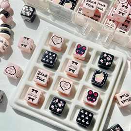 14mm个性烤漆双色卡通印花方块通孔串珠diy手机连钥匙扣包挂件材