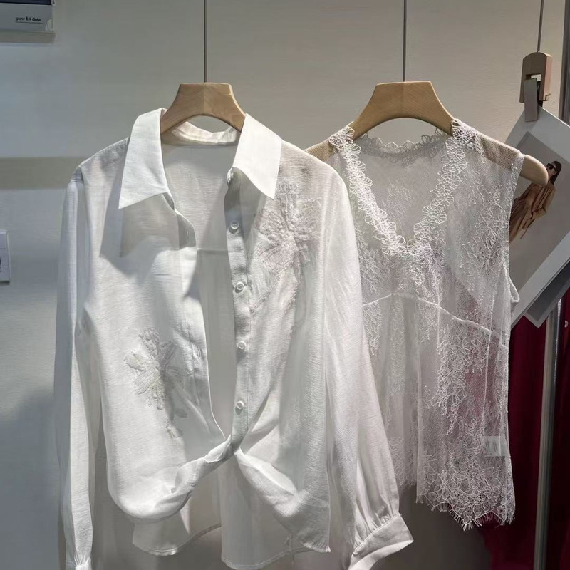 Directly Supplied from Nanyou, 26 New French-Style Heavy Embroidery Lace Inner Top + Linen Sequin Embroidered Shirt Two-Piece Set Directly Supplied from Nanyou, 26 New French-Style Heavy Embroidery Lace Inner Top + Linen Sequin Embroidered Shirt Two-Piece Set