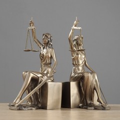 軽豪華正義女神像置物創意事務室勝利女神弁護士公平デスクトップ装飾プレゼント