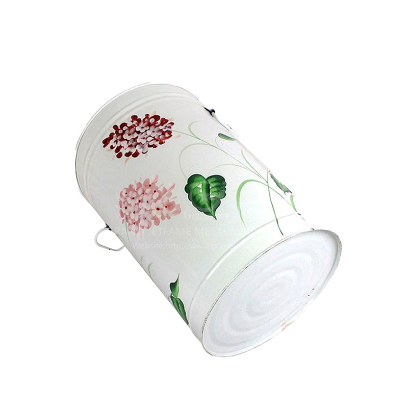 43L Indoor and Outdoor Trash Can European and American Iron Large Trash Can Wholesale Hand-Painted Indoor Iron Storage Box 43L Indoor and Outdoor Trash Can European and American Iron Large Trash Can Wholesale Hand-Painted Indoor Iron Storage Box