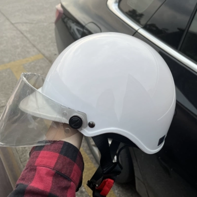 genuine goods Taiwan Penguin Motorcycle Helmet: Motosiklet dəbilqələri - one-size-fits-all-bright-white-new-standard-standard-light-tea-lenses