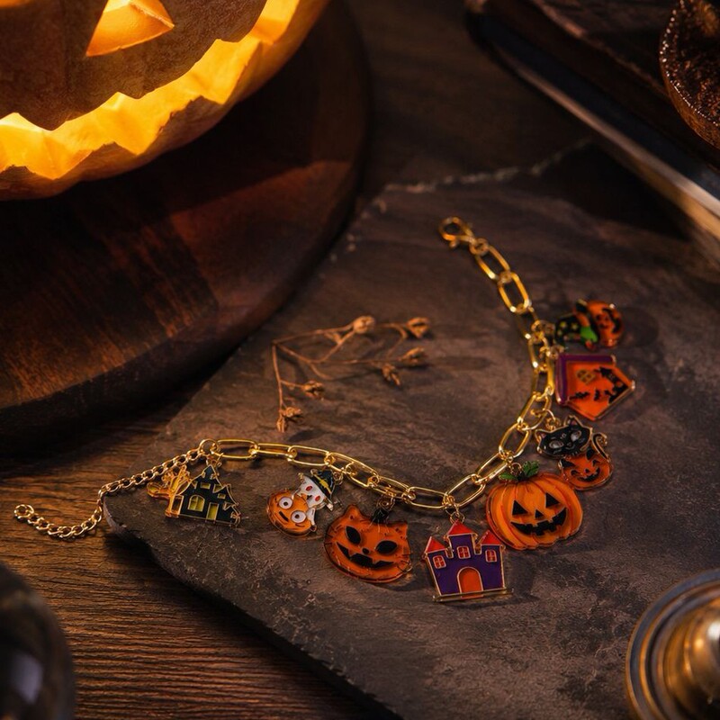 Xiyin's New Product, Original Design, Copyrighted, Halloween Pumpkin Bracelet, Quirky Cartoon Pendant, Unique European and American Style Xiyin's New Product, Original Design, Copyrighted, Halloween Pumpkin Bracelet, Quirky Cartoon Pendant, Unique European and American Style