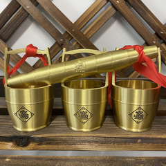 A bucket of gold ornaments, pure brass, a bucket of rivers and mountains, a small bucket of gold, a shoulder pole, office desktop and living room furnishings