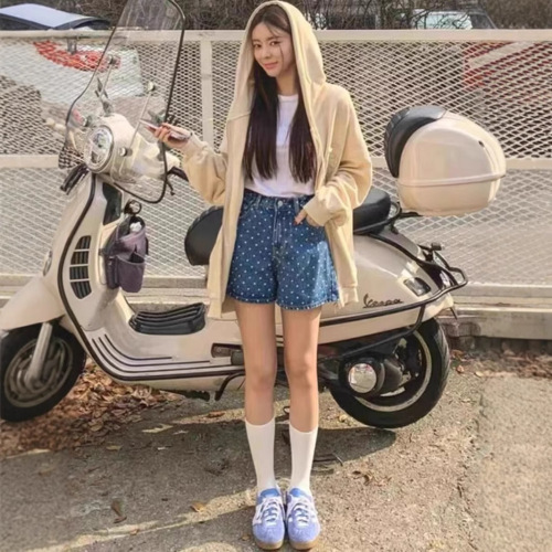 Blue dot print denim shorts for women, summer loose and slimming stylish fashion high-waisted A-line wide-leg pants