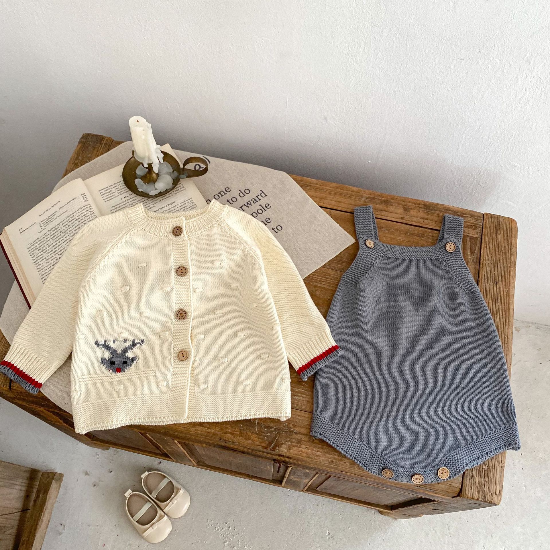 2024 tavaszi ruházat kislány rajzfilm szarvas kötött hosszú ujjú kabát+szürke pántos kabát 2 db válogatható_voghion.com